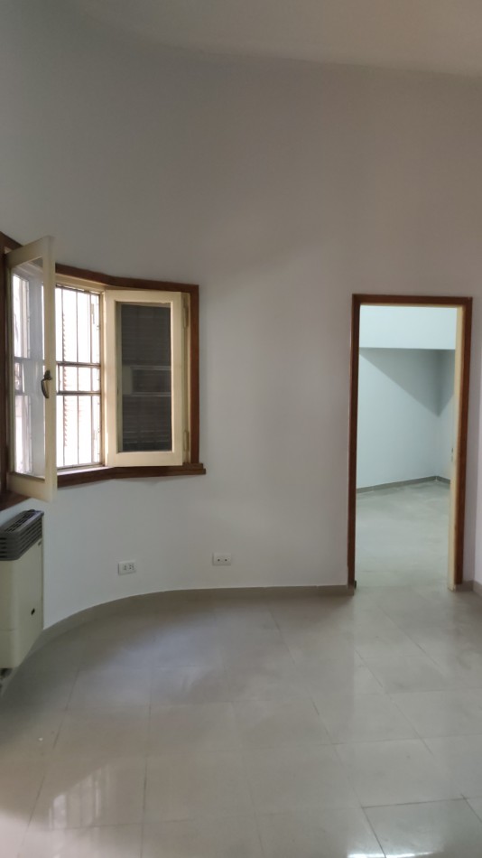 Alquiler Depto 2 amb. Planta baja con patio