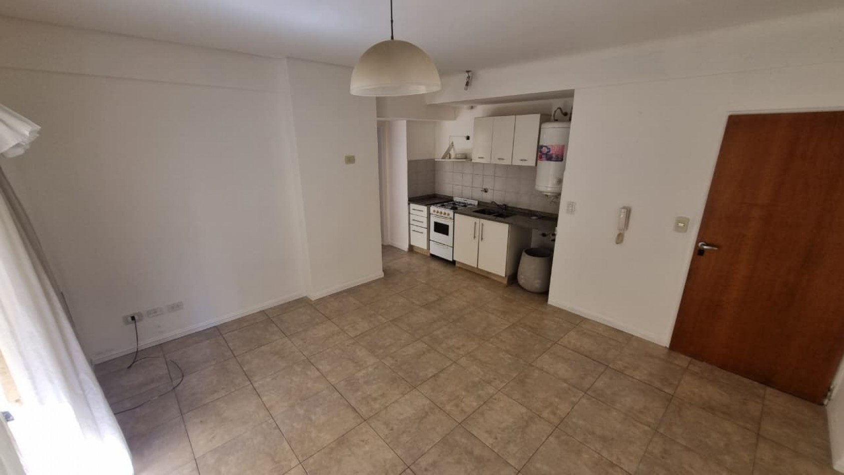 Departamento de 2 amb. con cochera descubierta en Moron Sur