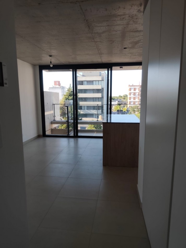 Departamento de 2 amb. a estrenar en Moron Sur