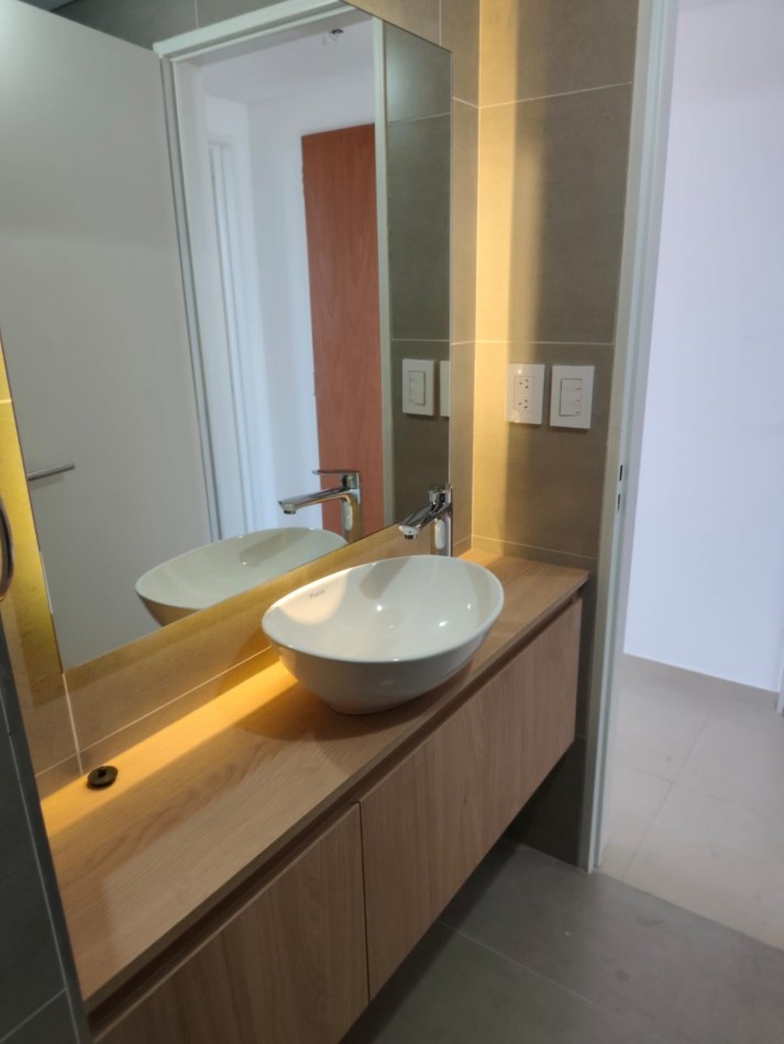 Departamento de 2 amb. a estrenar en Moron Sur