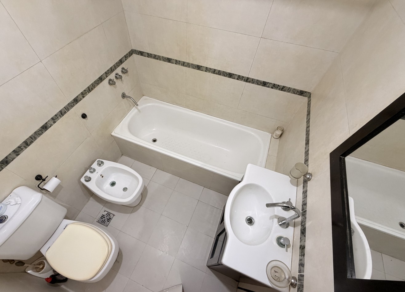 Alquiler departamento de dos ambientes Castelar - Semipiso