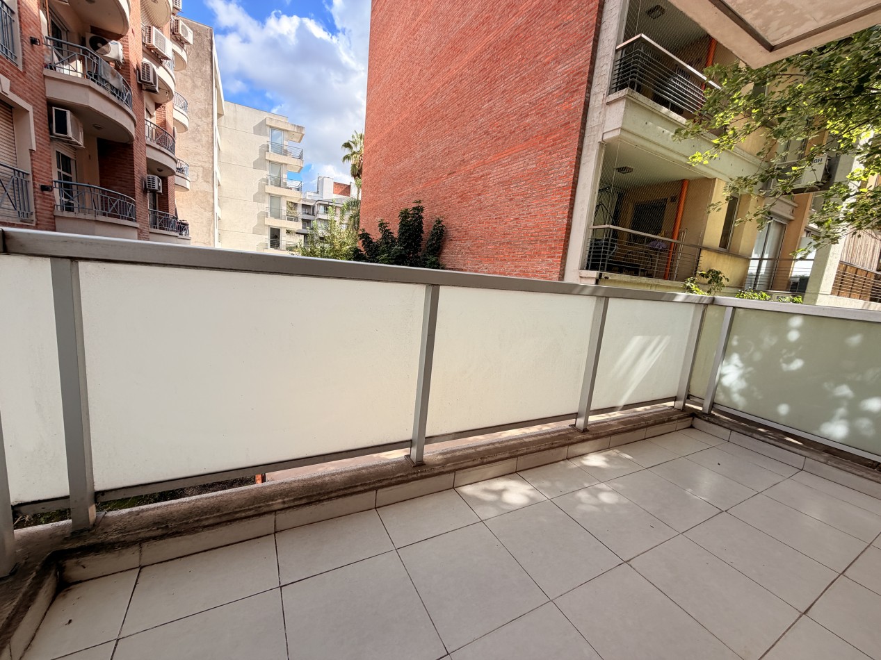 Alquiler departamento de dos ambientes Castelar - Semipiso