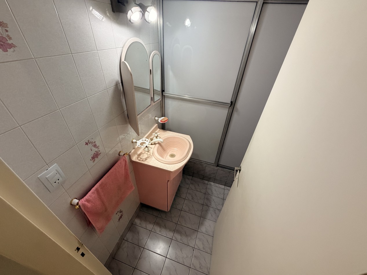 Venta de dos ambientes en Castelar