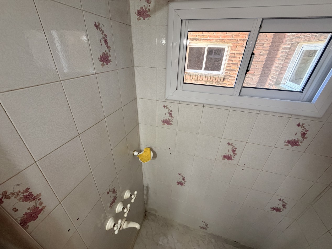 Venta de dos ambientes en Castelar