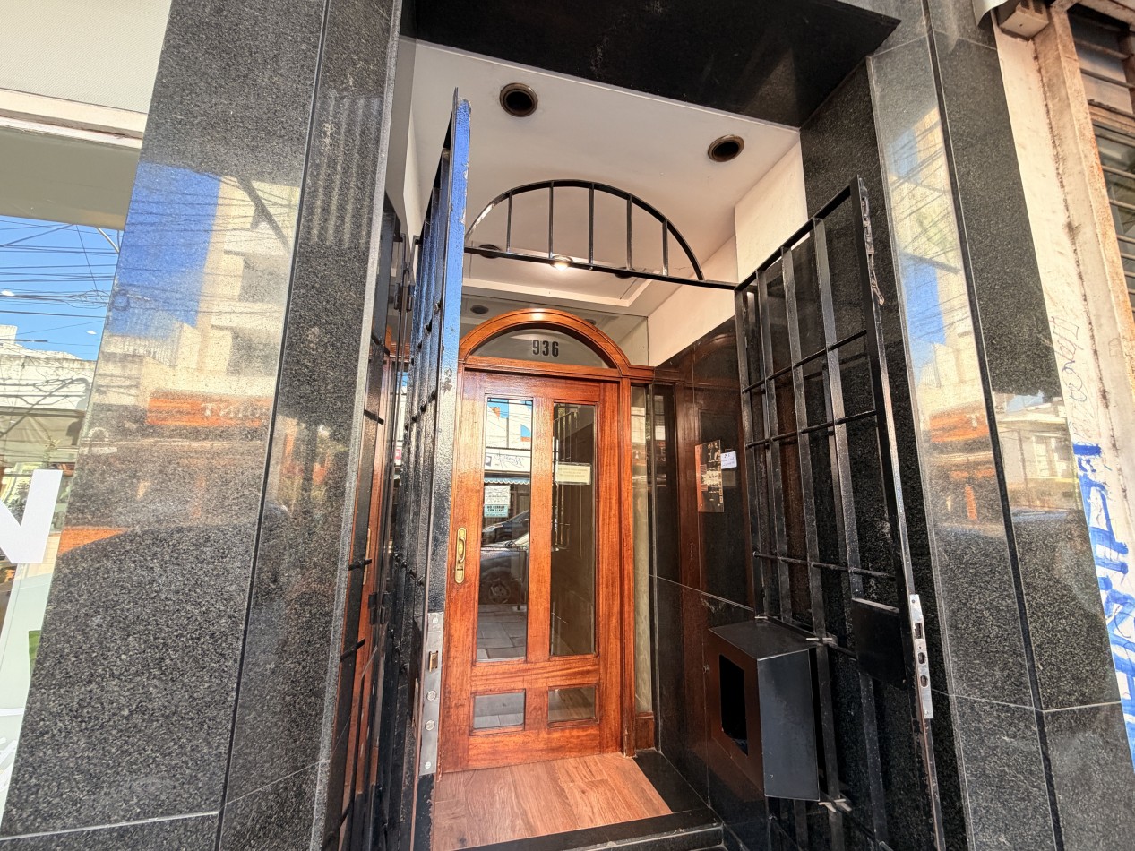 Venta de dos ambientes en Castelar