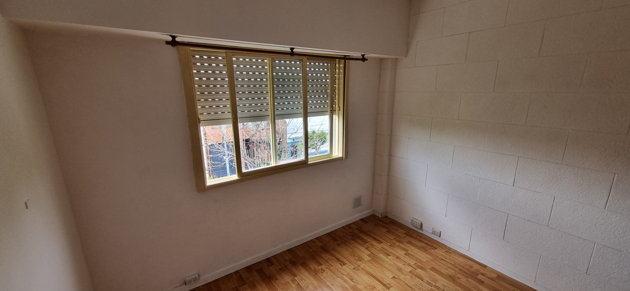 Departamento de 2 amb. en Moron Sur