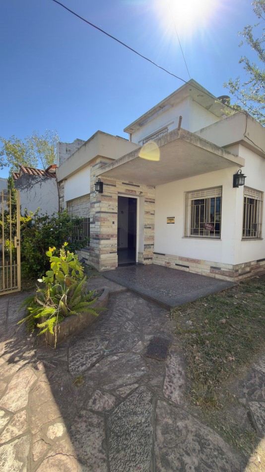 Casa en venta en Castelar Sur
