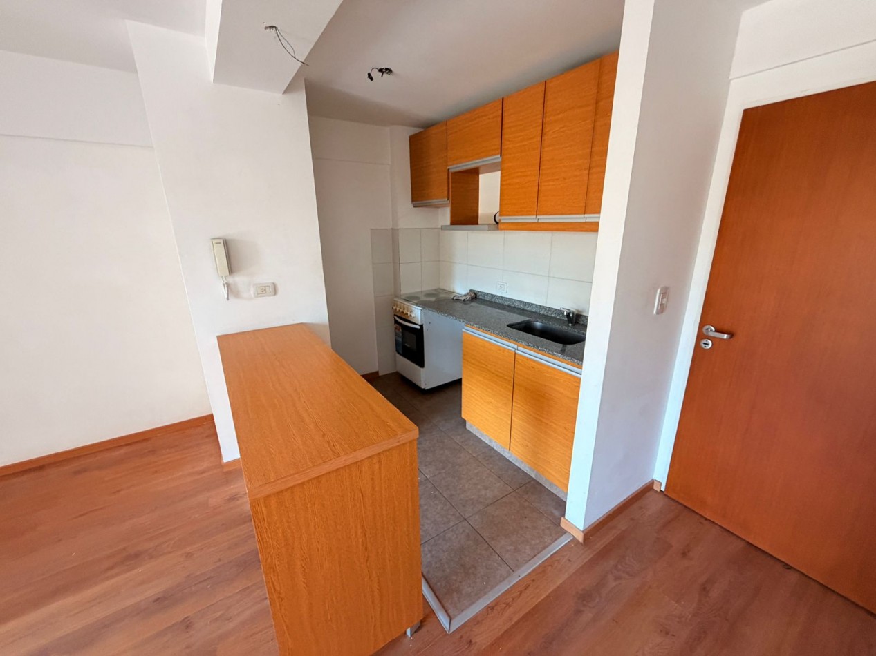 Monoambiente en alquiler en Moron Sur