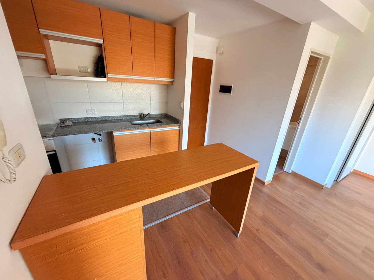 Monoambiente en alquiler en Moron Sur