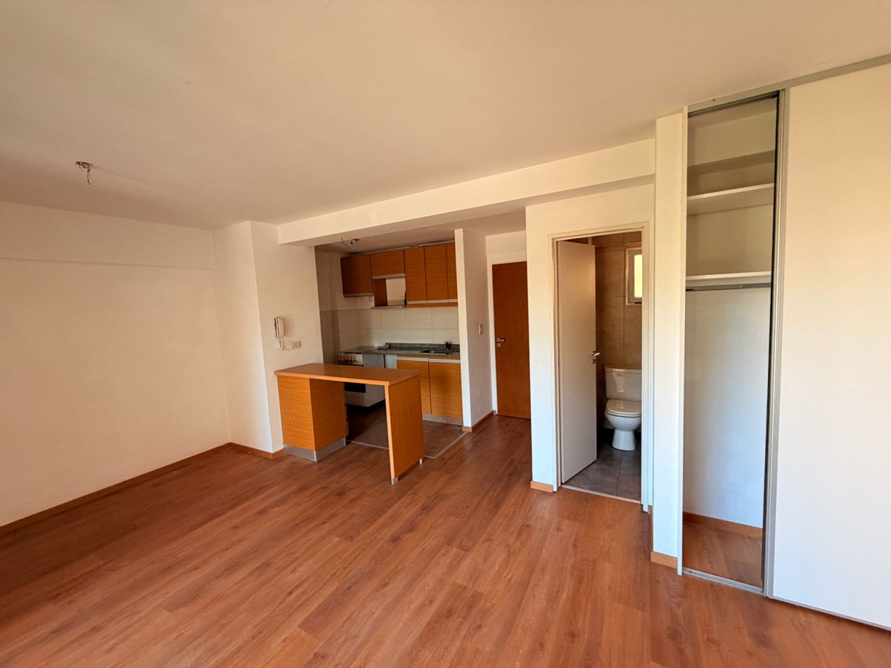 Monoambiente en alquiler en Moron Sur