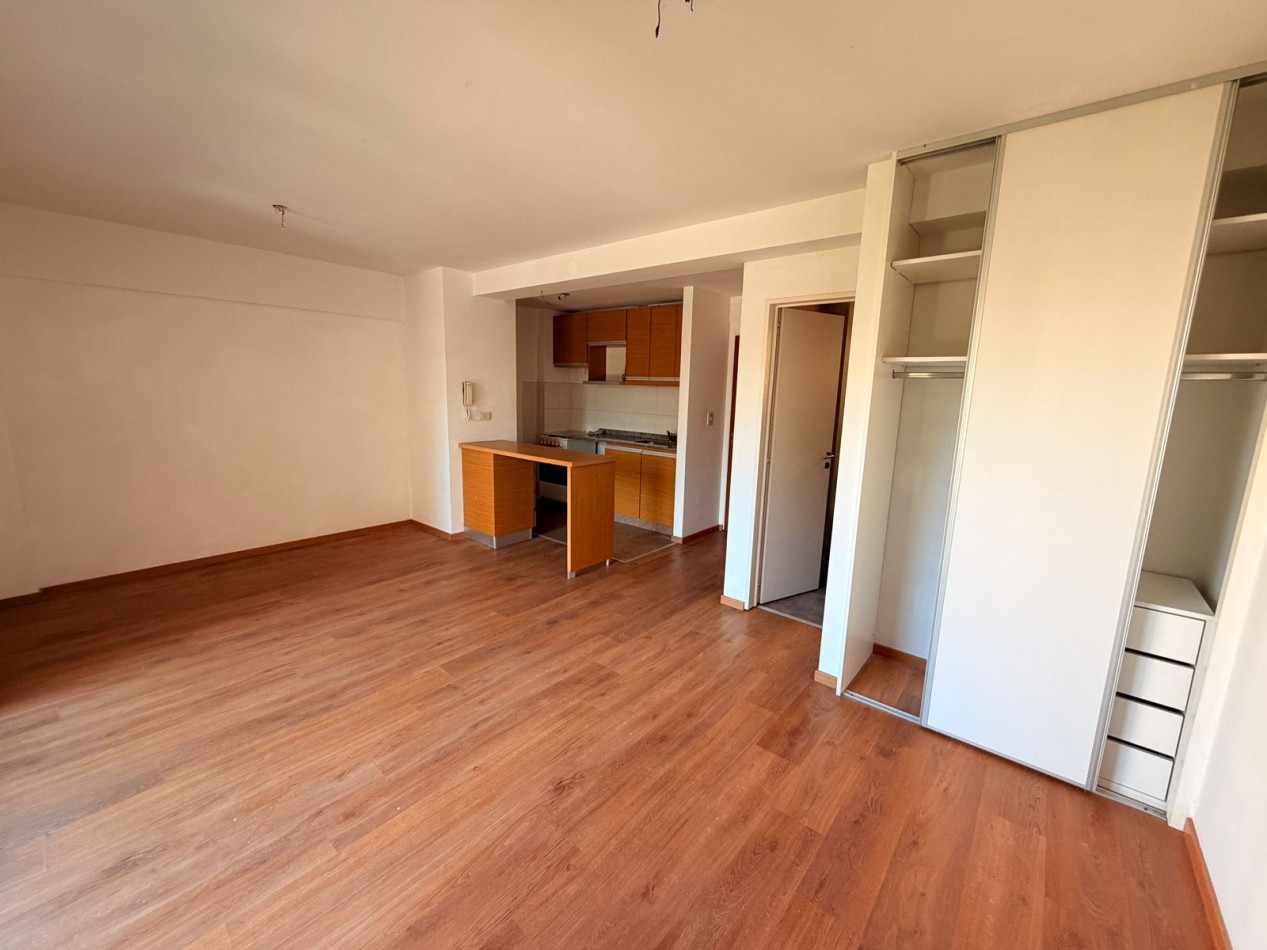 Monoambiente en alquiler en Moron Sur