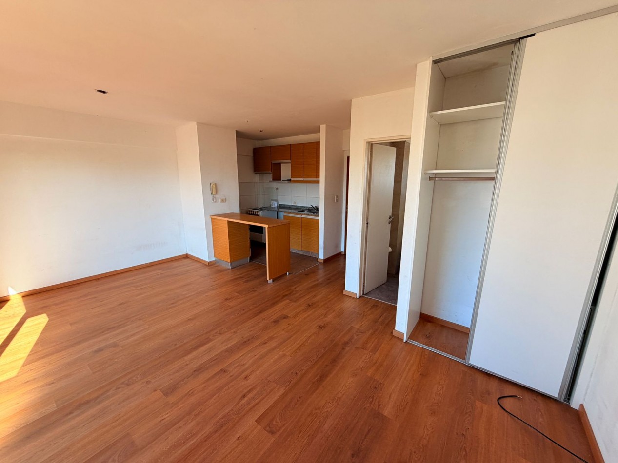 Monoambiente en alquiler en Moron Sur