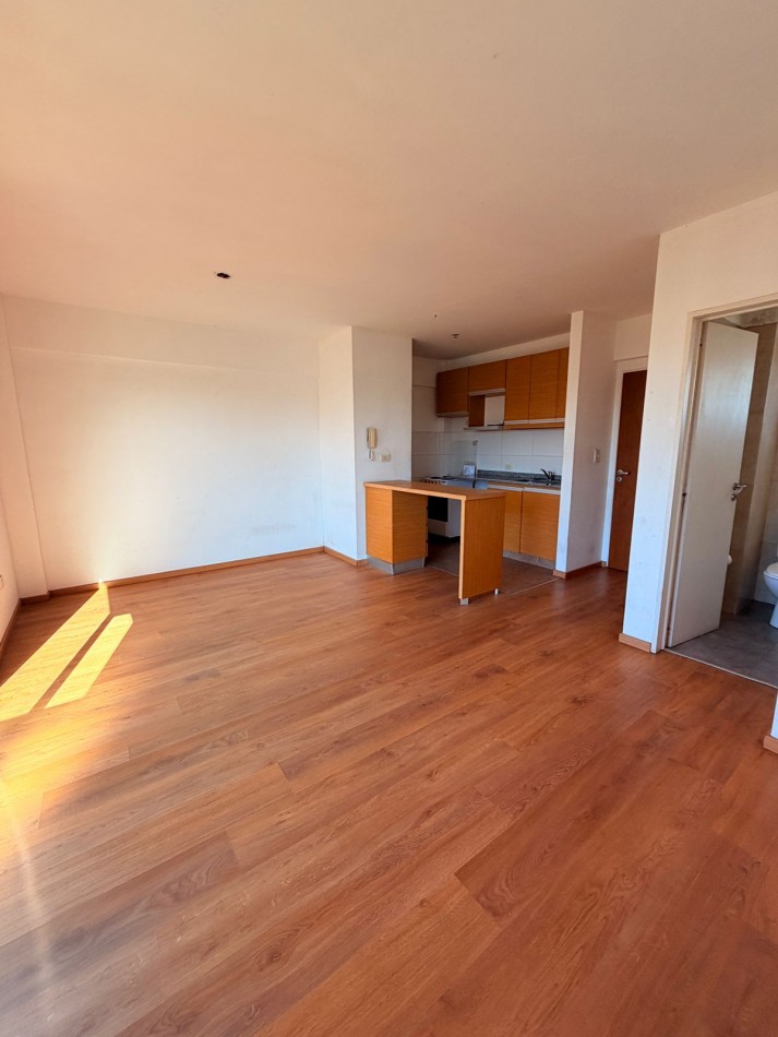 Monoambiente en alquiler en Moron Sur