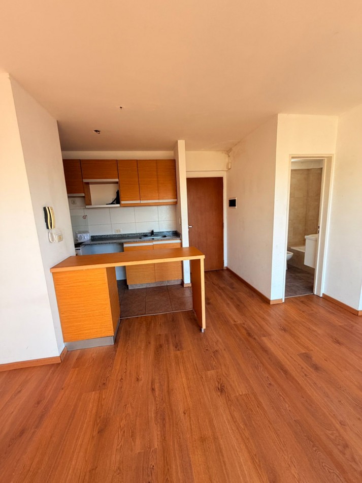 Monoambiente en alquiler en Moron Sur