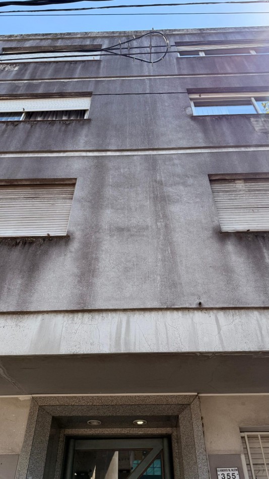 Departamento 3 Ambientes en Planta Baja con Patio en Excelente Zona de Ramos Mejia