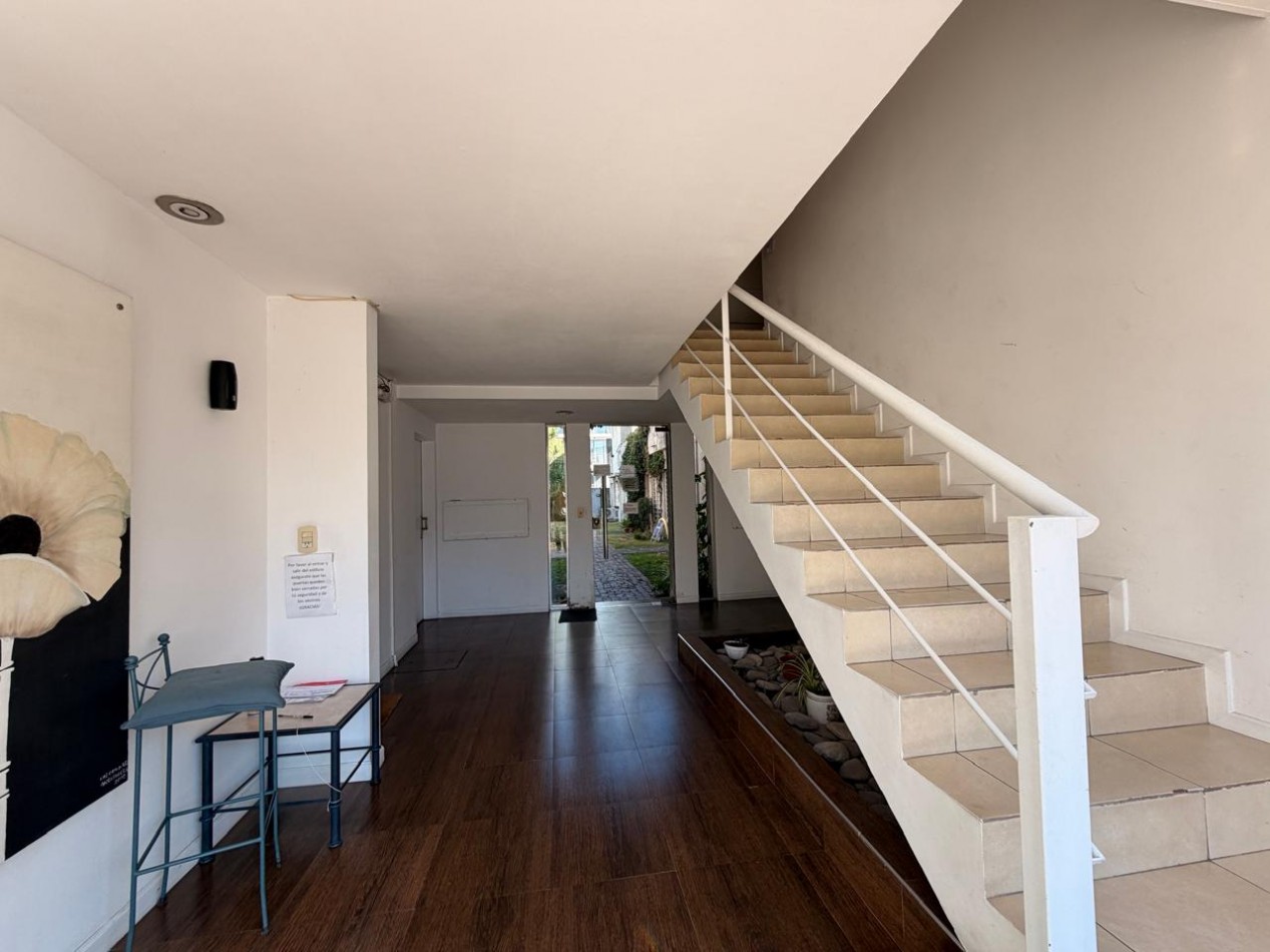 Departamento 2 amb. en planta baja con cochera