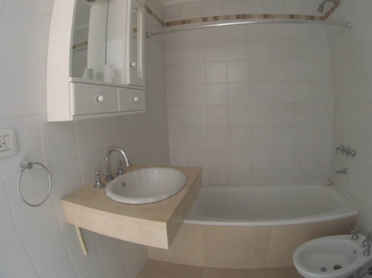 Departamento 2 amb. en planta baja con cochera