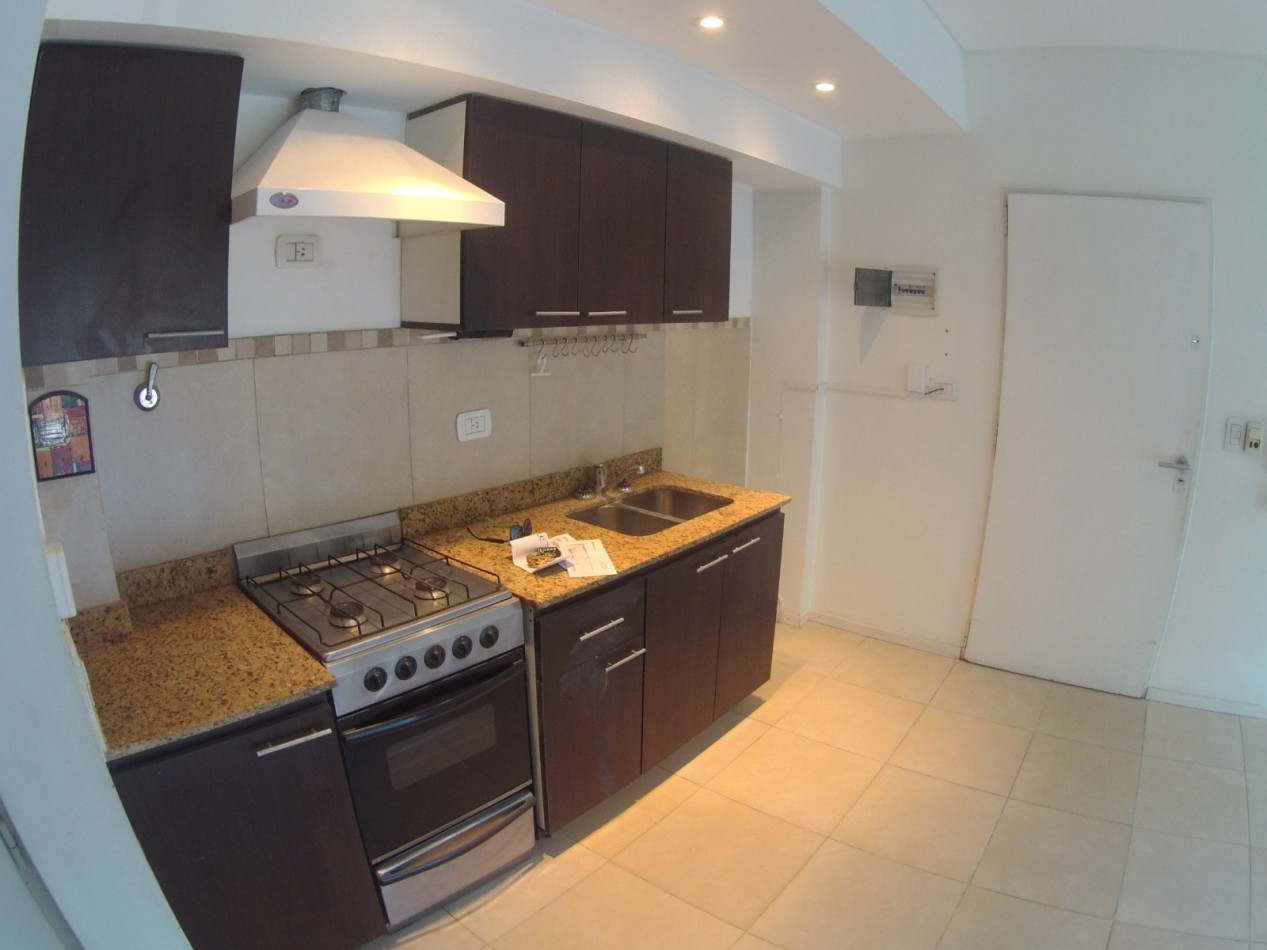 Departamento 2 amb. en planta baja con cochera