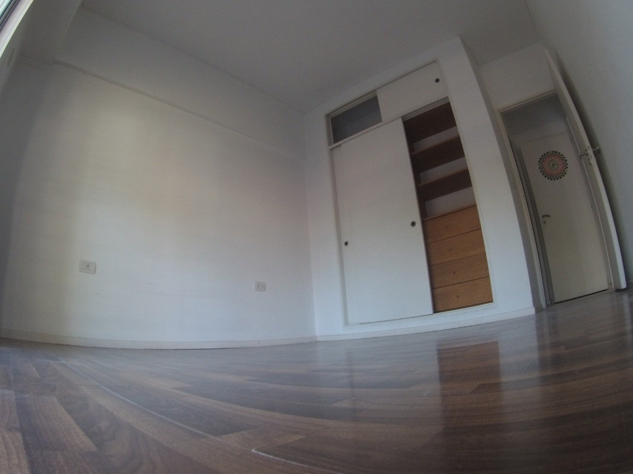 Departamento 2 amb. en planta baja con cochera