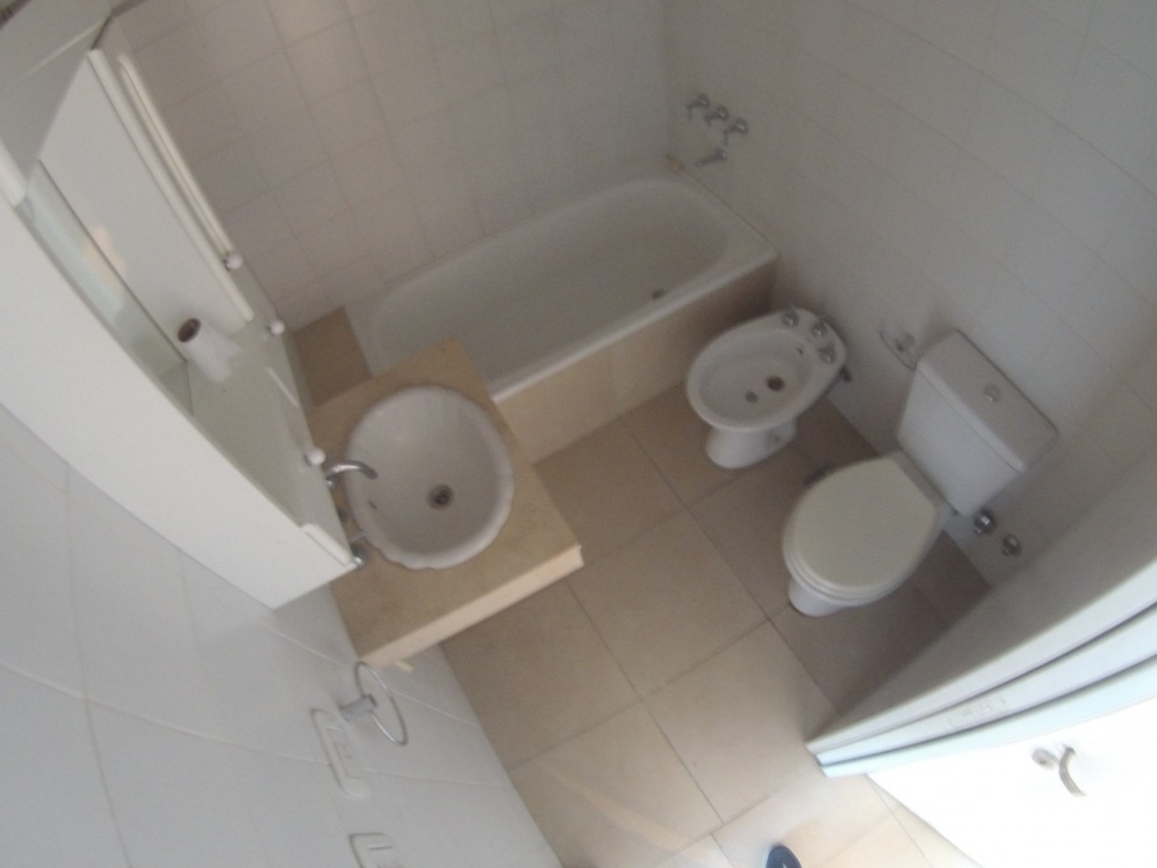 Departamento 2 amb. en planta baja con cochera