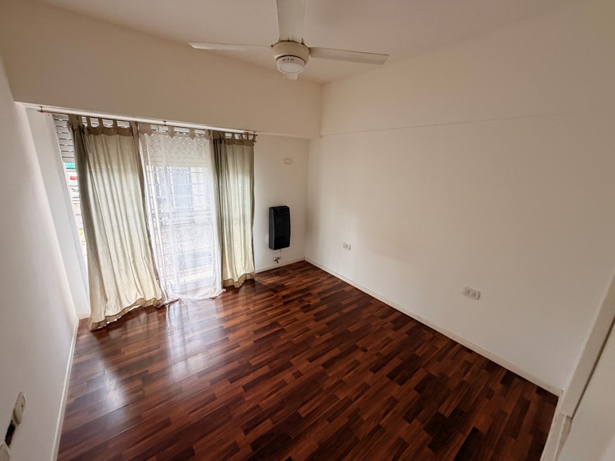Departamento 2 amb. en planta baja con cochera