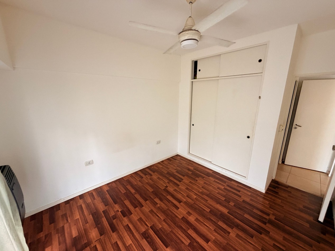 Departamento 2 amb. en planta baja con cochera