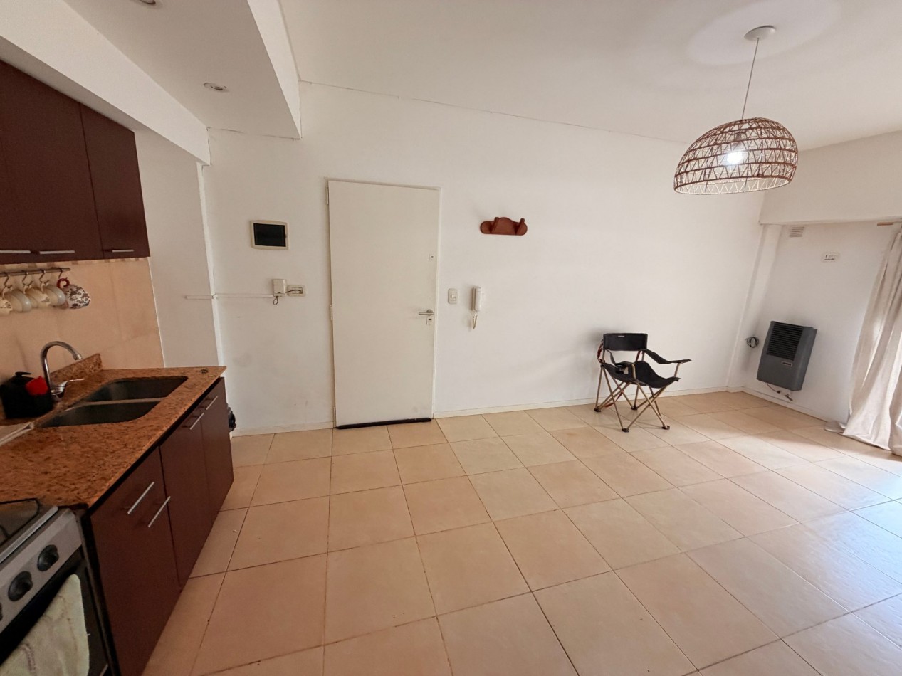 Departamento 2 amb. en planta baja con cochera