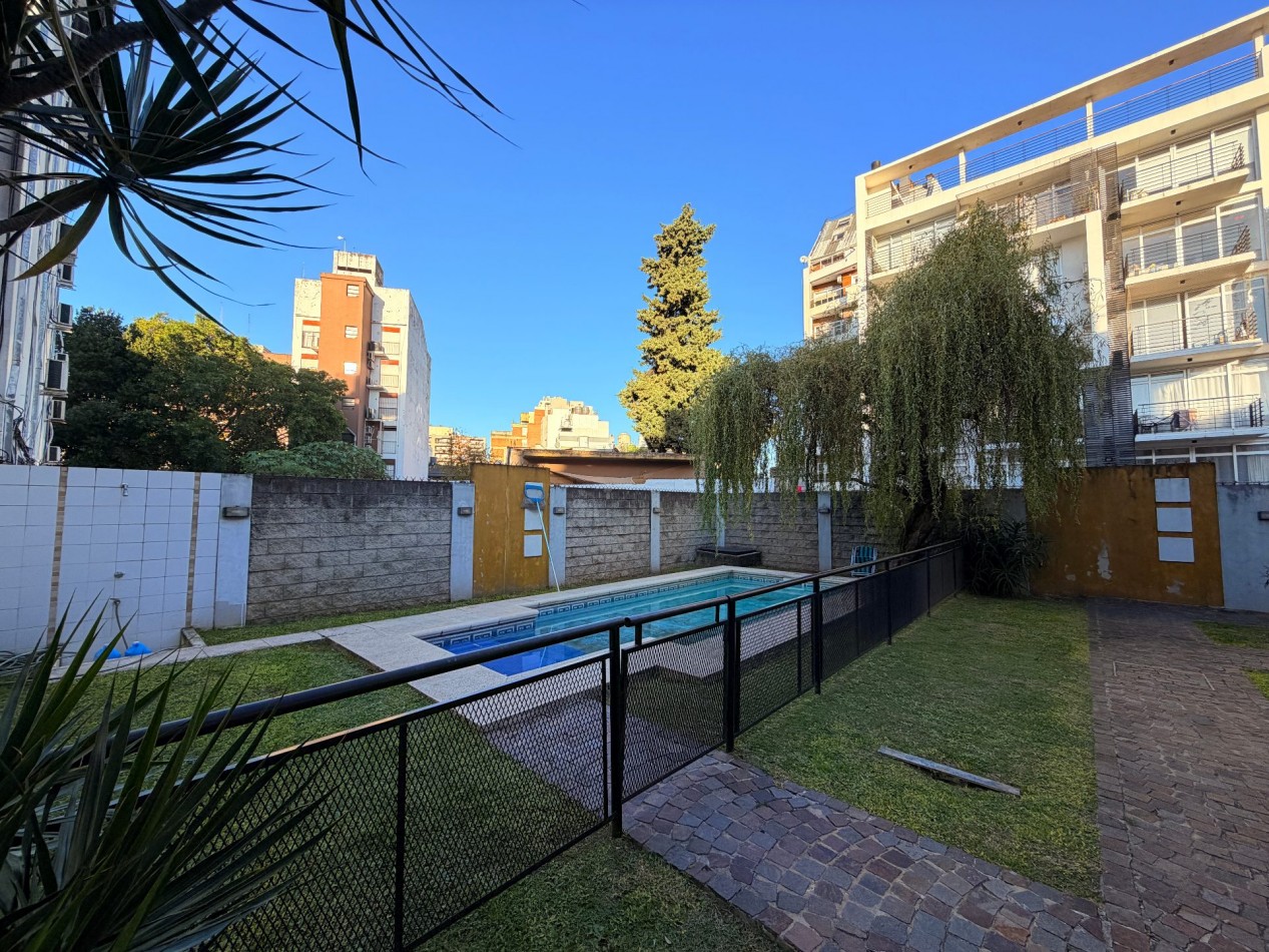 Departamento 2 amb. en planta baja con cochera