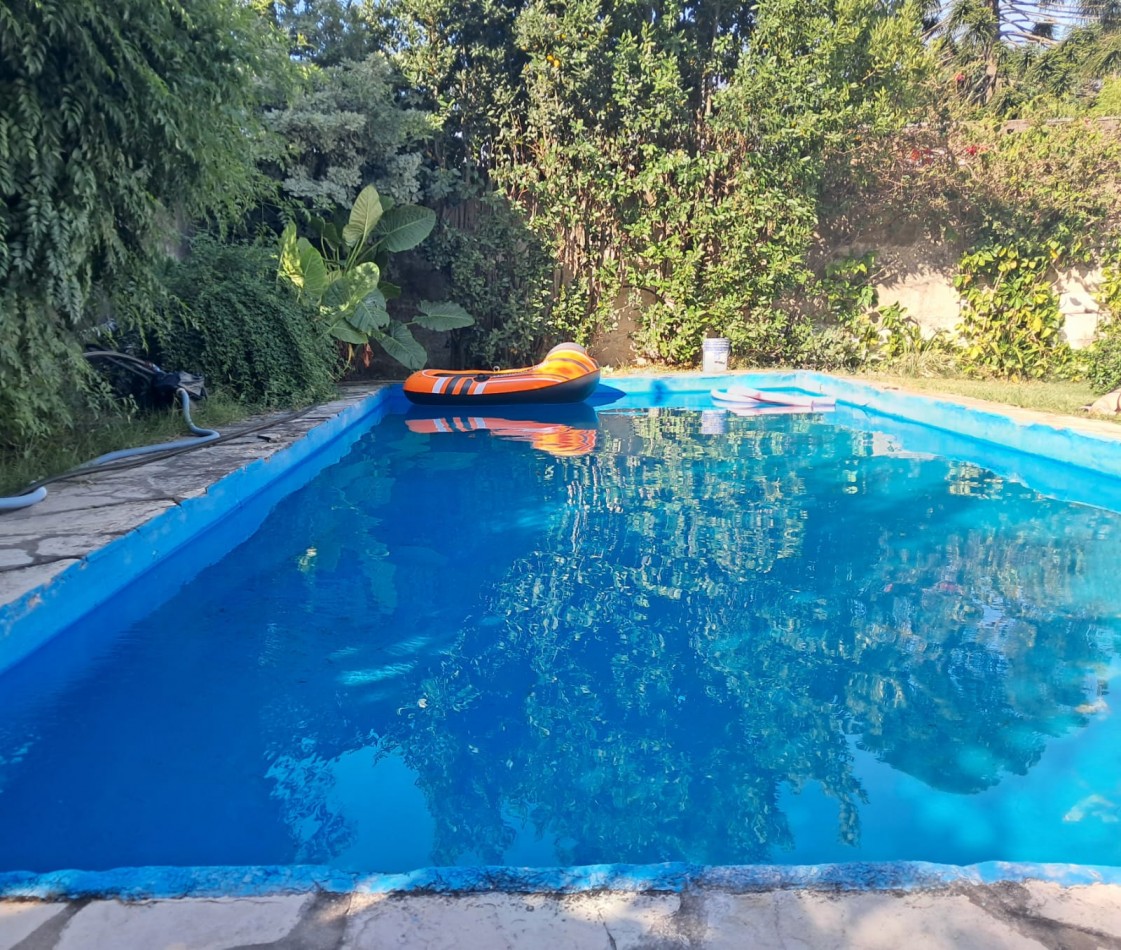 Venta de tres casas en Ituzaingo
