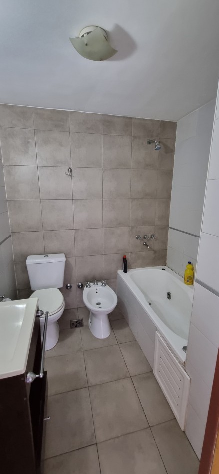 Departamento de 2 ambientes en Moron Sur
