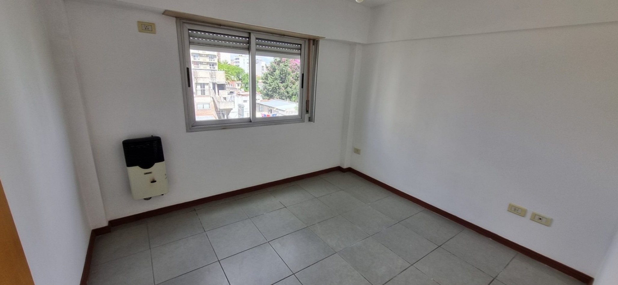 Departamento de 2 ambientes en Moron Sur