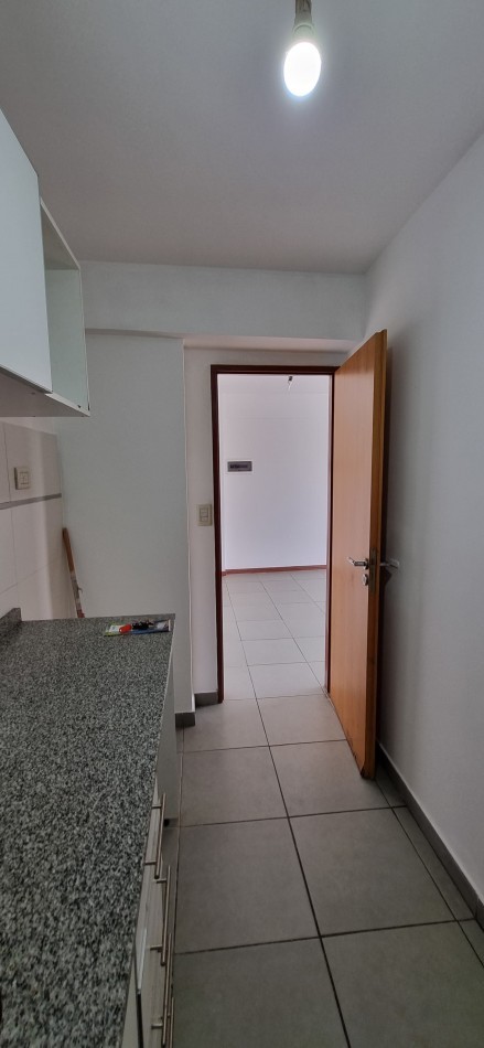 Departamento de 2 ambientes en Moron Sur