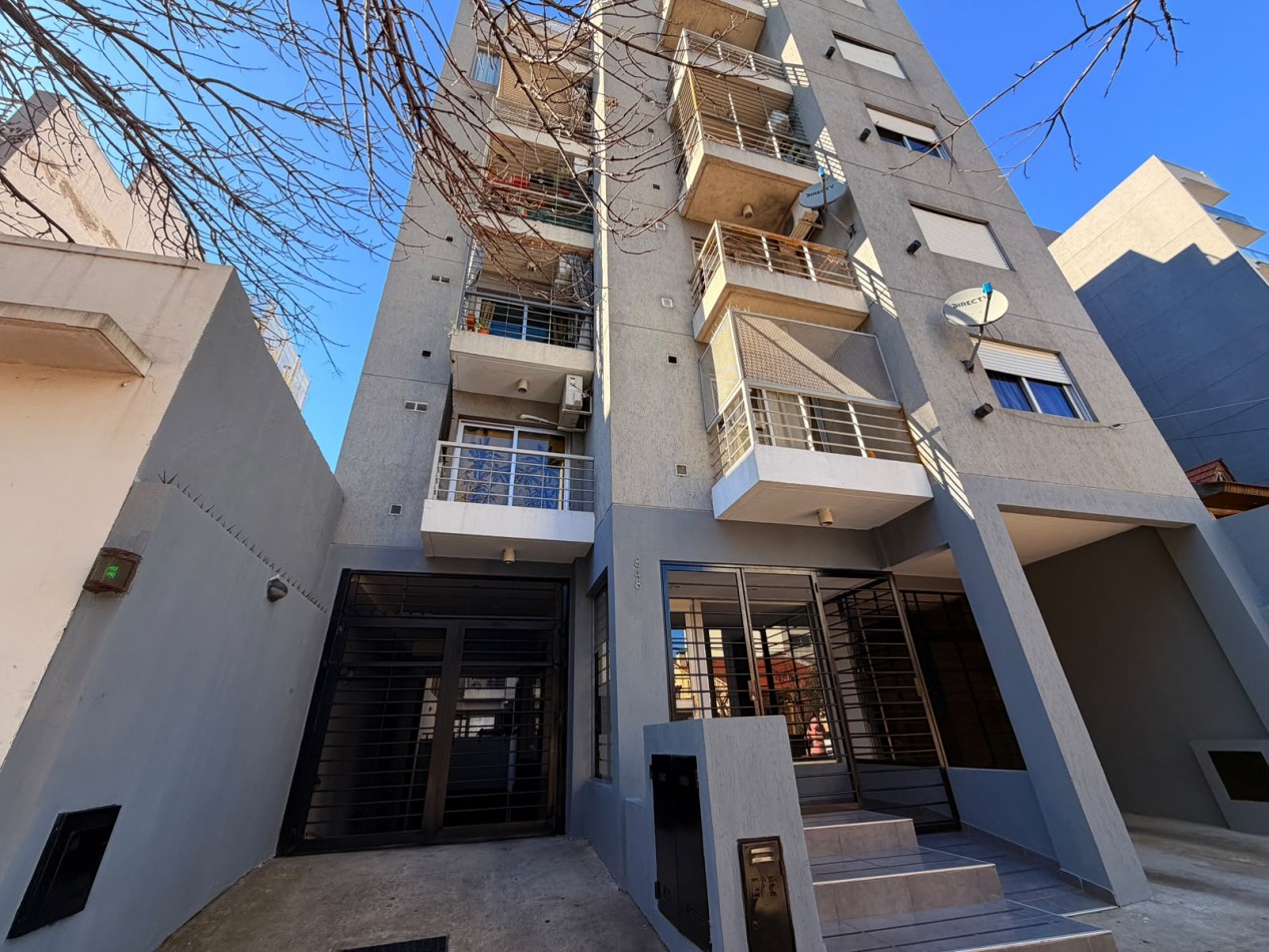 Departamento de 2 ambientes en Moron Sur
