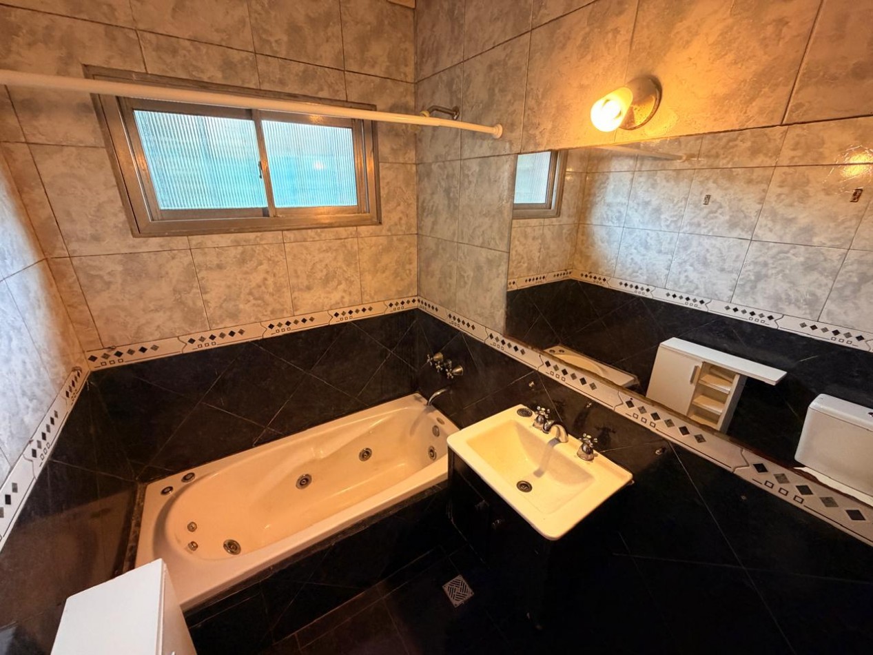 Venta de tres casas en Ituzaingo