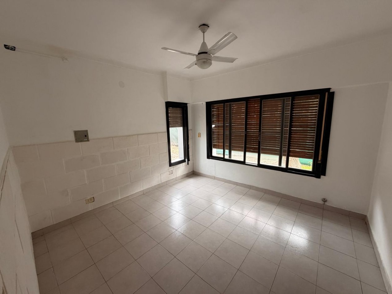 Venta de tres casas en Ituzaingo