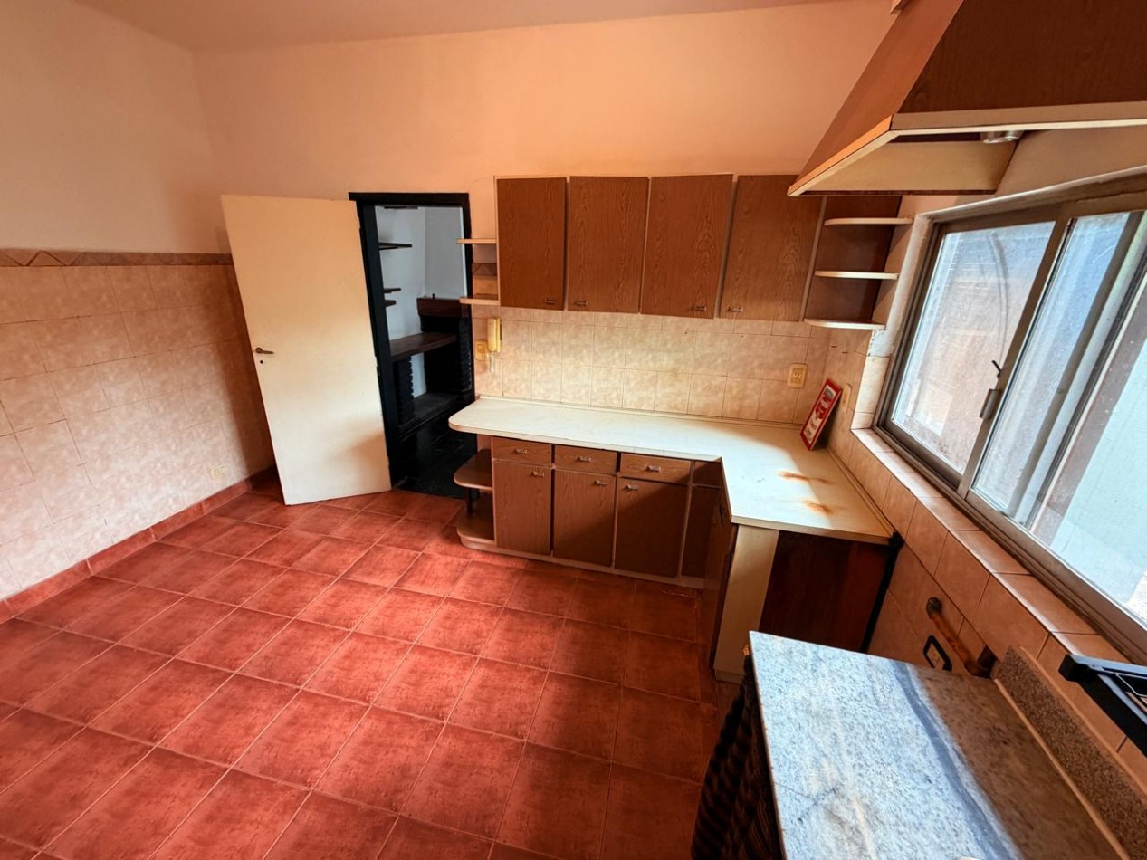 Venta de tres casas en Ituzaingo