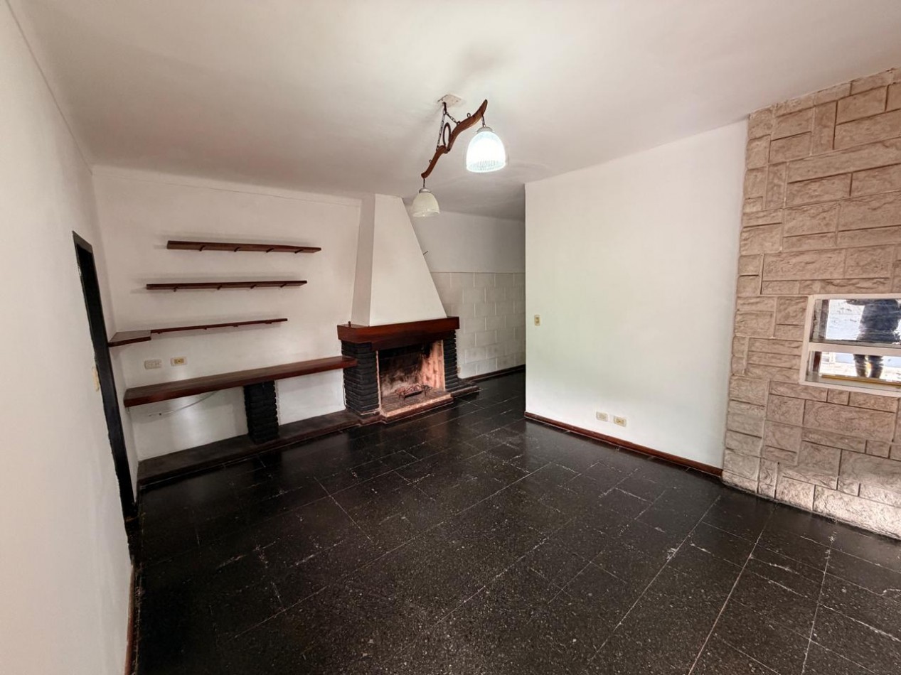 Venta de tres casas en Ituzaingo
