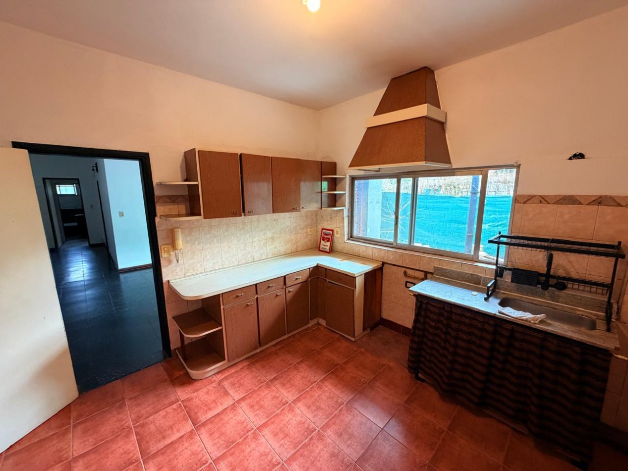 Venta de tres casas en Ituzaingo