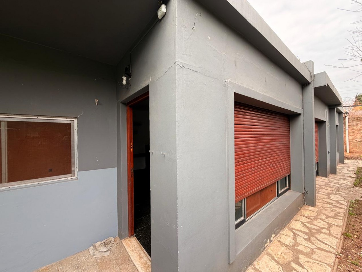 Venta de tres casas en Ituzaingo