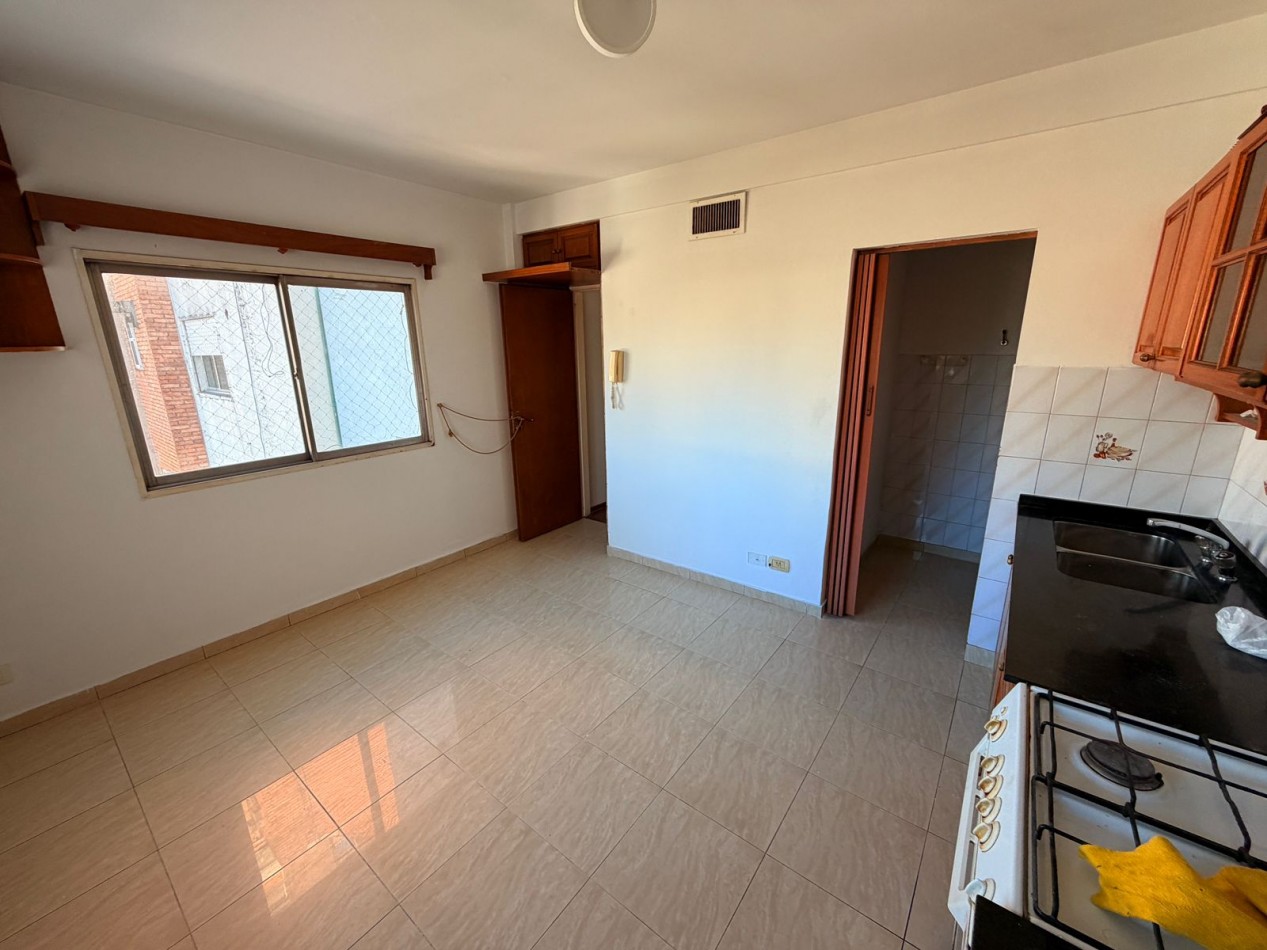 Venta tres ambientes Moron
