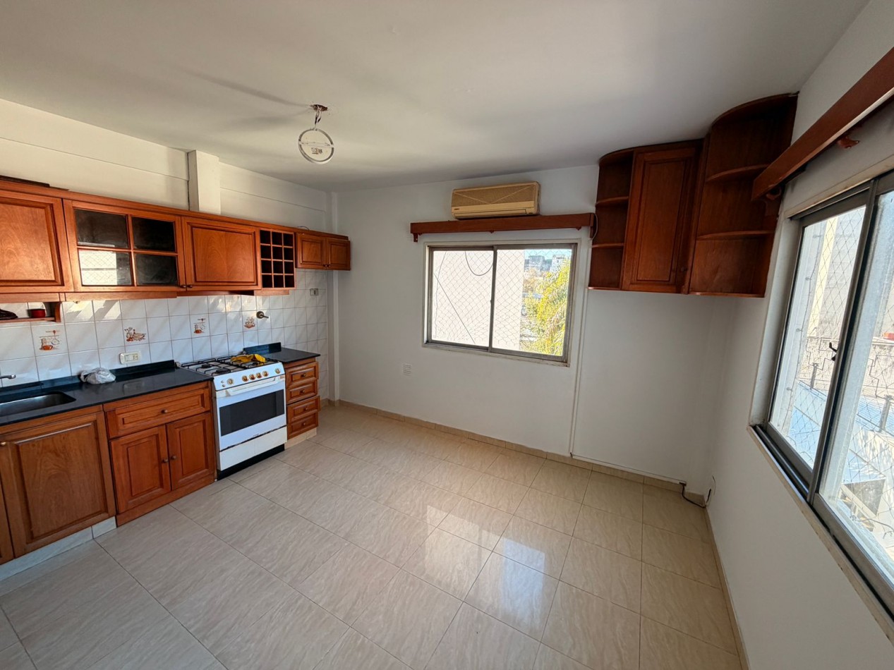 Venta tres ambientes Moron