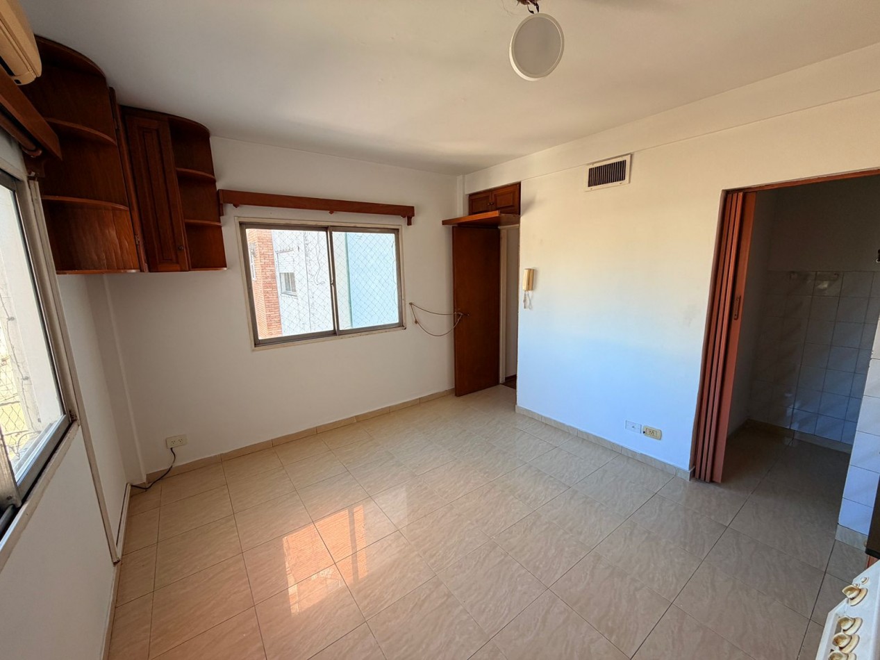 Venta tres ambientes Moron