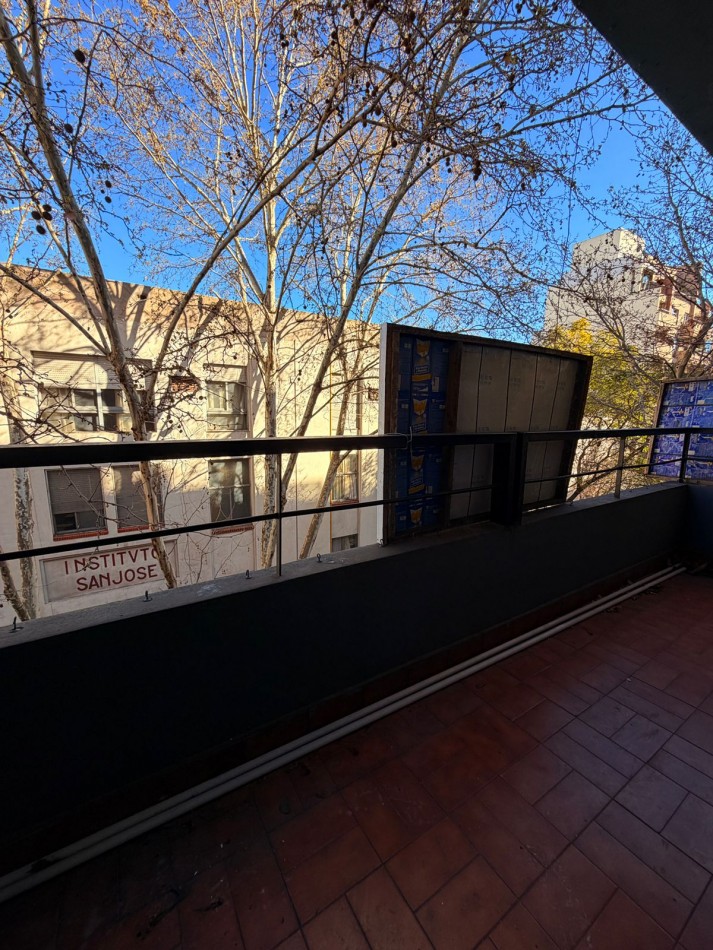 Venta tres ambientes Moron