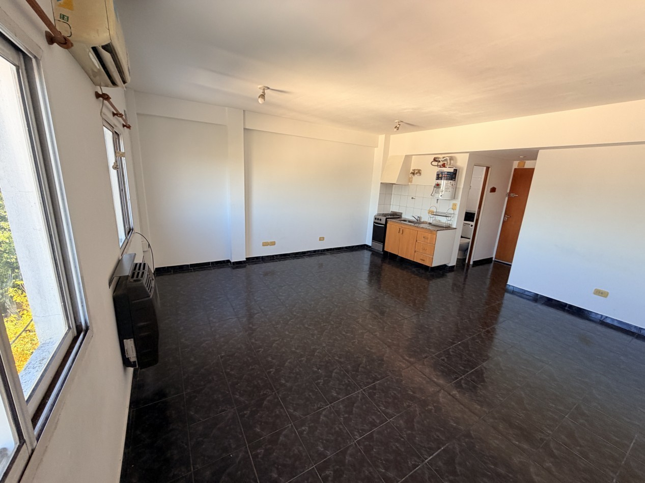 Monoambiente en alquiler en Moron Sur