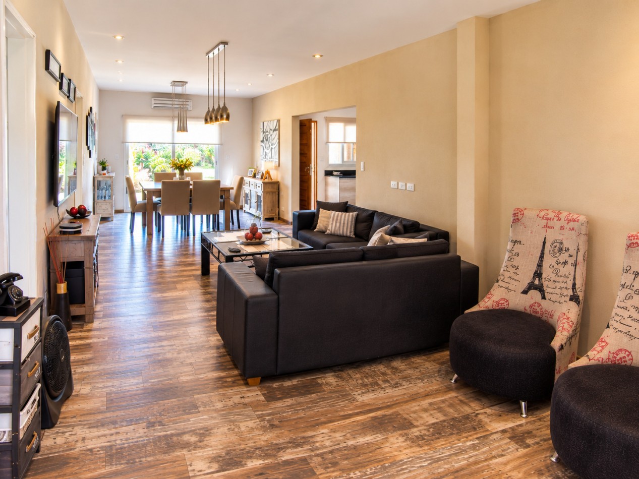 Casa reciclada con pileta, parrilla y cochera cubierta | Ituzaingo Norte 