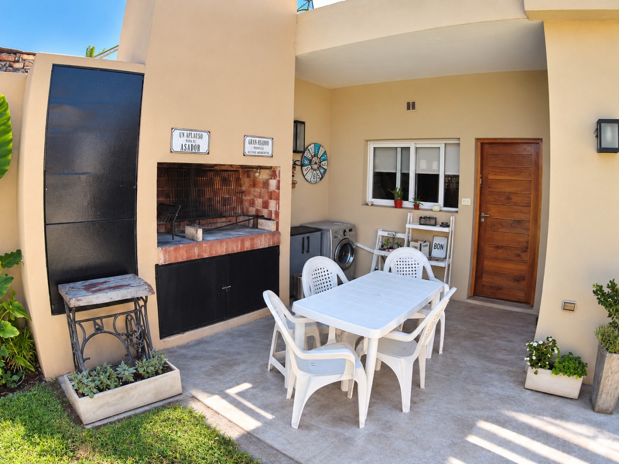Casa reciclada con pileta, parrilla y cochera cubierta | Ituzaingo Norte 