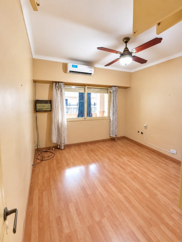Departamento de 3 ambientes con cochera cubierta en Ramos Mejia