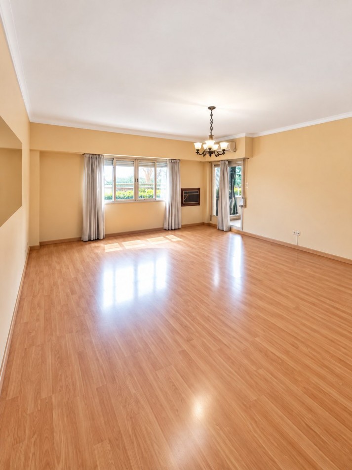 Departamento de 3 ambientes con cochera cubierta en Ramos Mejia