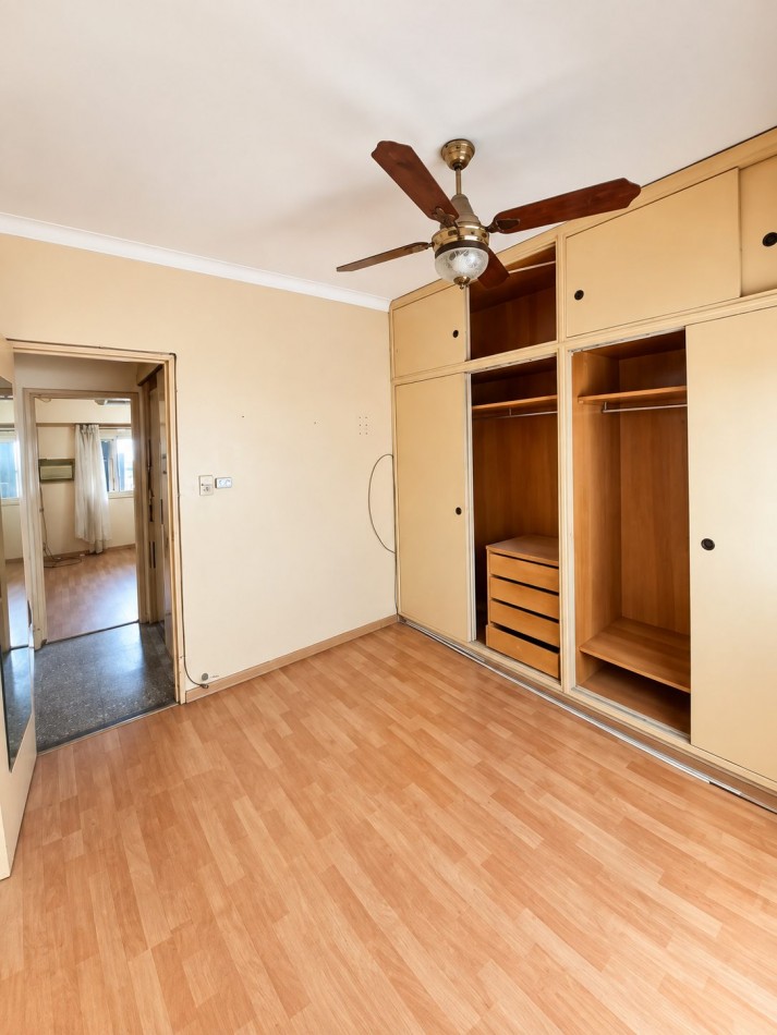 Departamento de 3 ambientes con cochera cubierta en Ramos Mejia