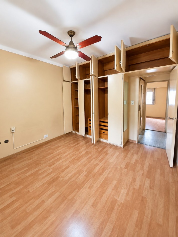 Departamento de 3 ambientes con cochera cubierta en Ramos Mejia